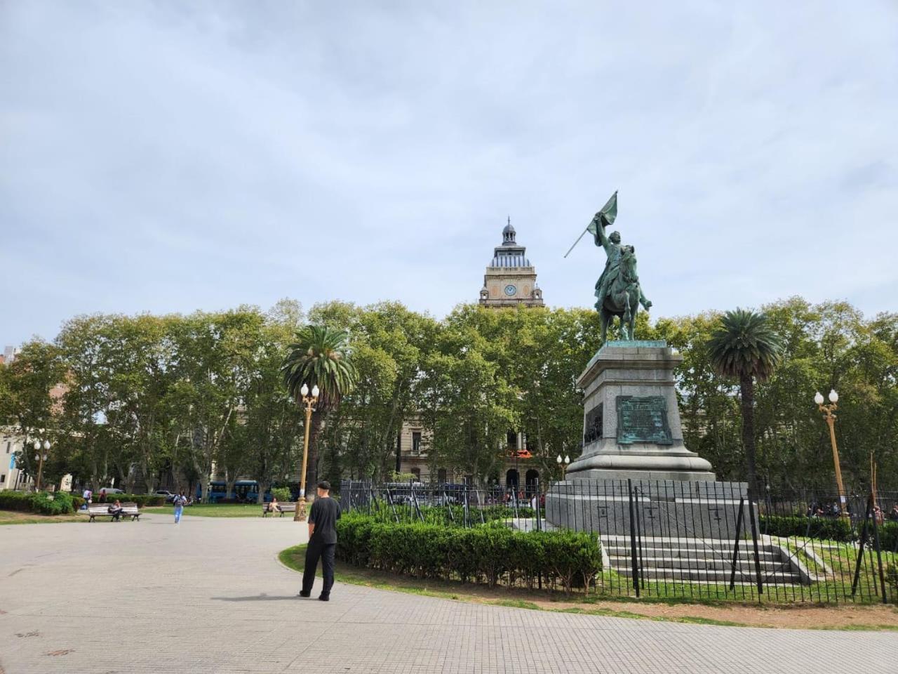 Con Vista Al Rio Parana, A Cuadras Del Monumento A La Bandera! Rosario! *